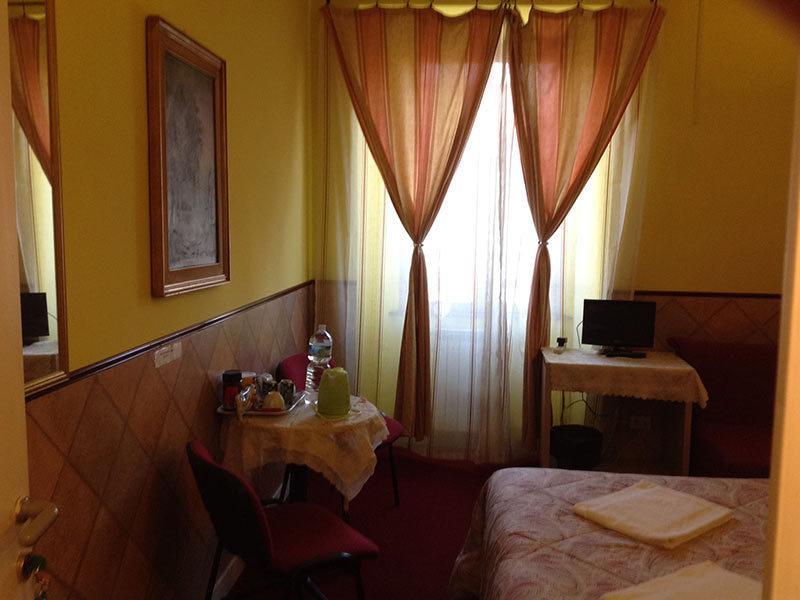Termini Accommodation ローマ 部屋 写真
